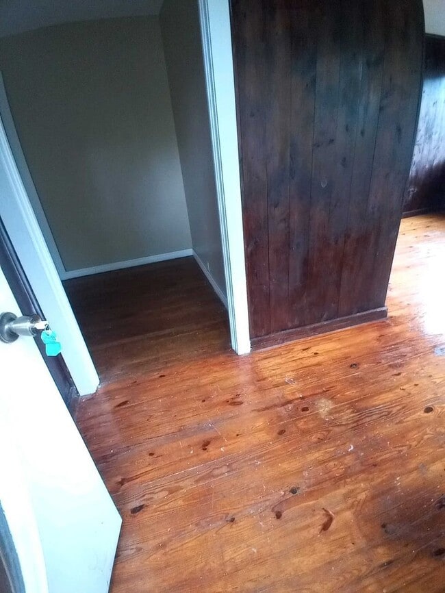 Building Photo - 4 bedroom/2 bathroom house in Florence, ju...