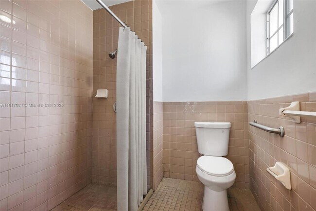 Building Photo - 3120 SW 37th Ave