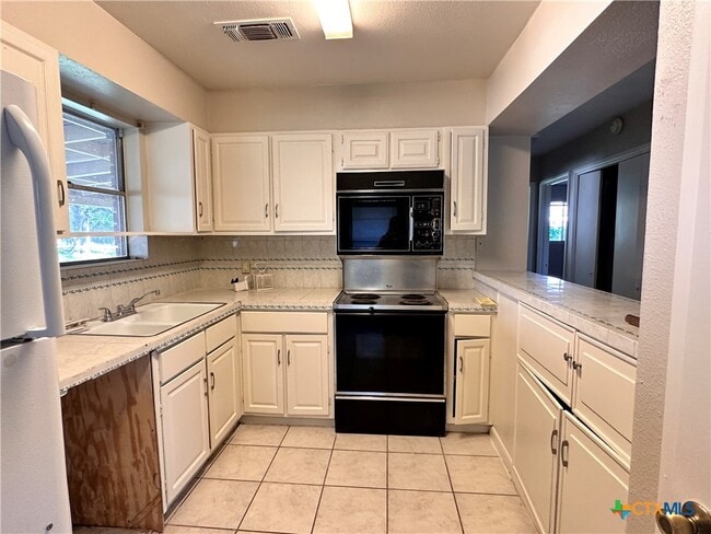 Building Photo - 1009 Hazelton St