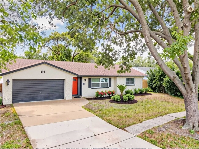 Building Photo - 877 Park Manor Dr