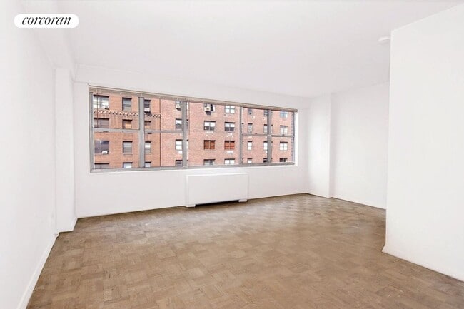 Building Photo - 230 E 79th St
