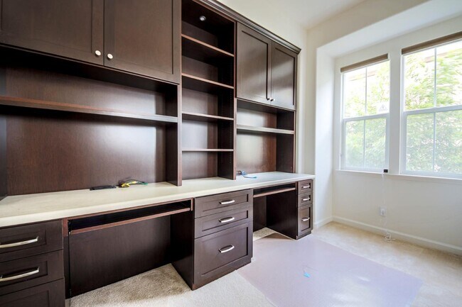 Building Photo - 3323 Bastille Ct