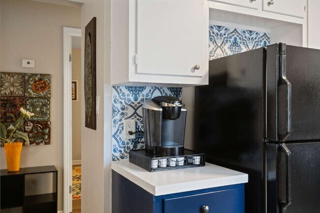 Building Photo - Fully Furnished Apartment in the Heart of Durham!