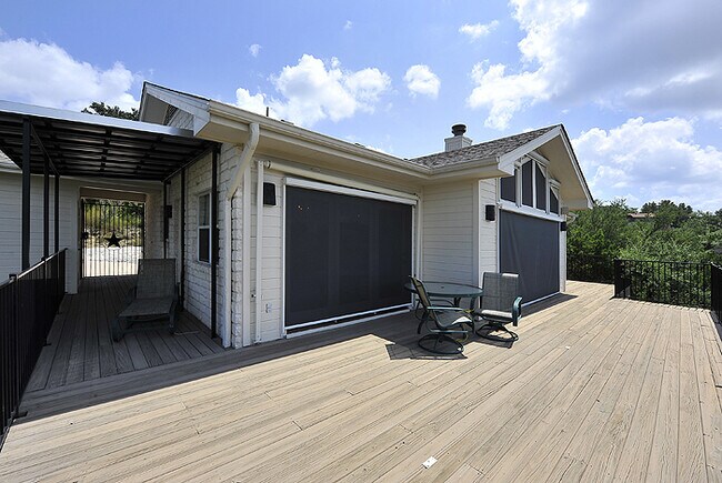 Building Photo - GORGEOUS VIEWS OF LAKE TRAVIS AT HUDSON BEND