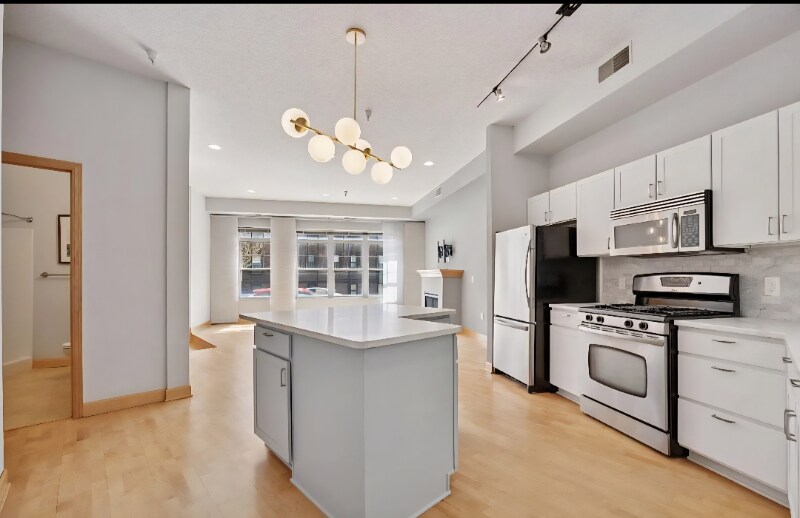 Building Photo - 308 E 18th St