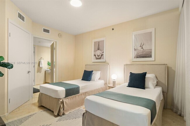 Building Photo - 1830 S Ocean Dr