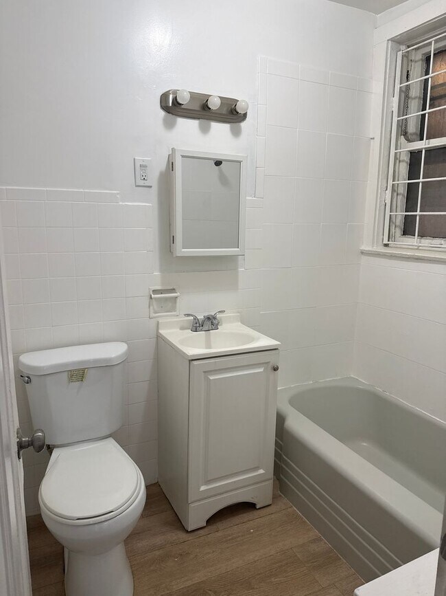 Building Photo - 2 BED APARTMENTS AVAILABLE RENT STARTING AT $1,400.00