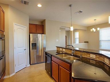 Kitchen - 1101 Amazon Lilly Cove