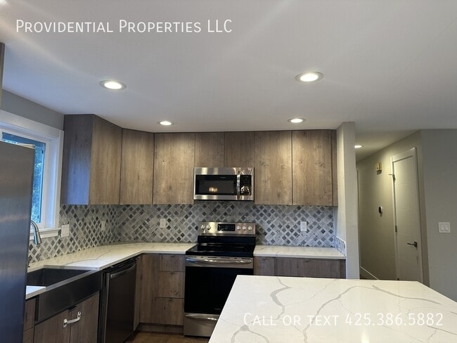 Building Photo - 10521 NE 139th St