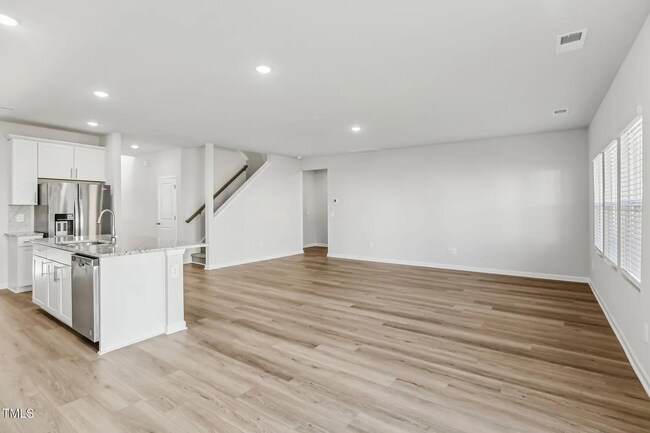 Building Photo - 314 White Birch Ln