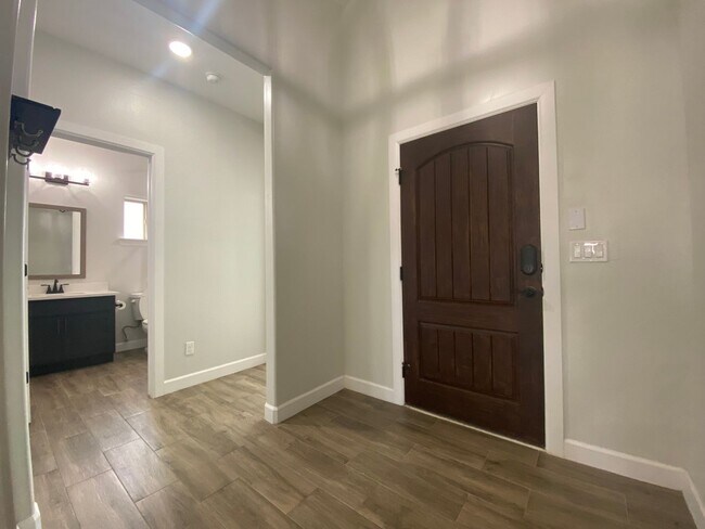 Building Photo - East El Paso 4 bed 2 bath Refrig A/C with gorgeous landscaping!