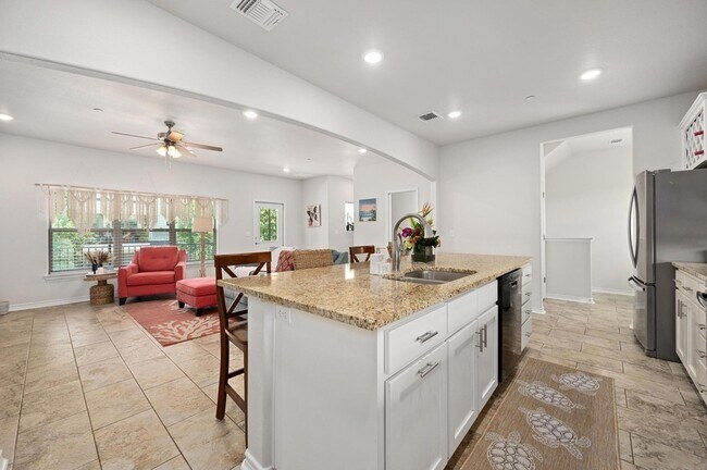 Building Photo - 205 Birch Oak Ln