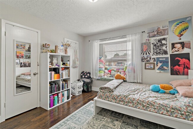 Building Photo - 1910 E Navaho Trail