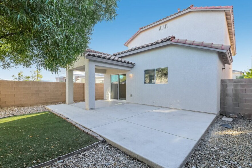 Building Photo - 10288 Nolinas St