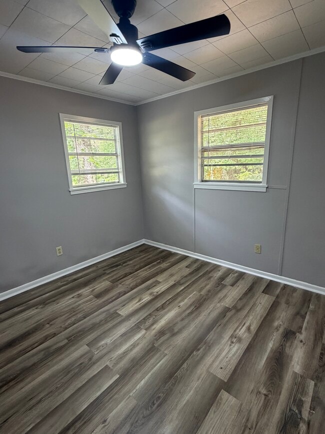 Building Photo - 811 Ford St