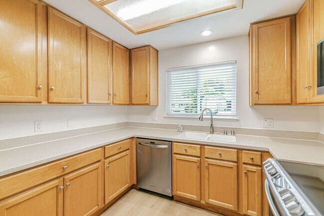 Building Photo - Cambrian Park Home Near Top Schools & Park...