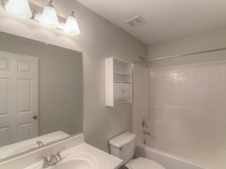 Building Photo - 3667 Queens Cove Blvd