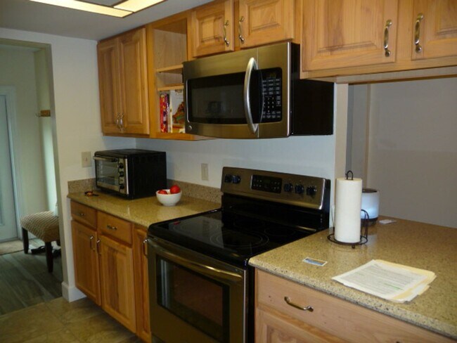 Building Photo - 3/2.5 in Sebastian FL