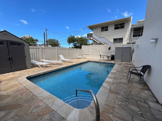 Building Photo - Ward Villa - Secured building 2 bedrooms, ...