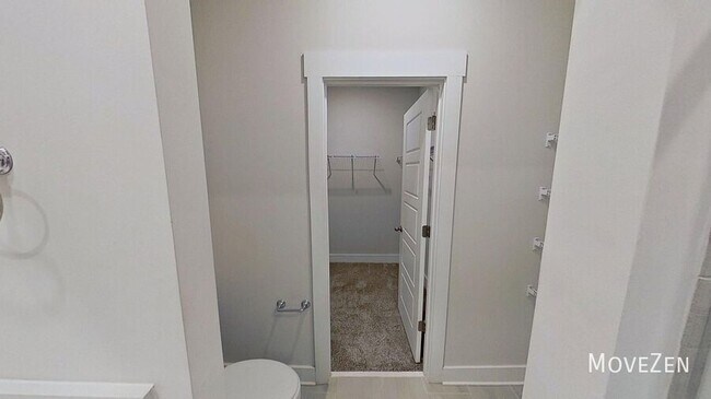 Building Photo - 132 Bromes Wy