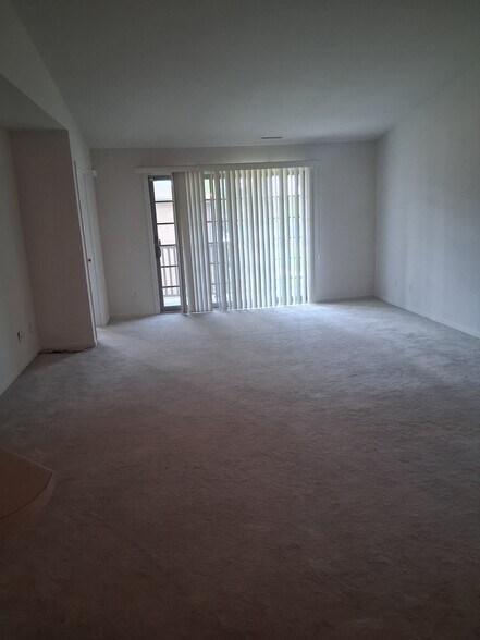 Building Photo - 9729 Wildwood Ct
