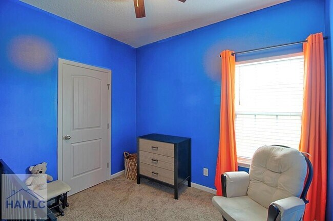 Building Photo - 452 Huntington Dr