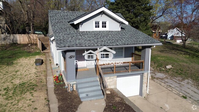 Building Photo - 6714 The Paseo