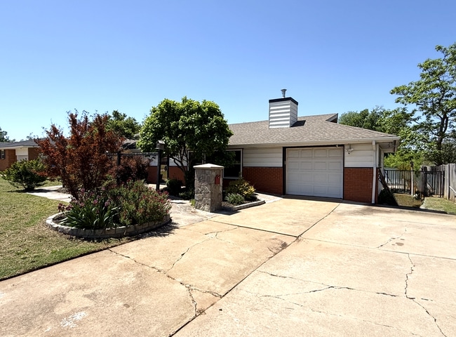 Building Photo - Timeless Comfort in Midwest City – 3BR Hom...