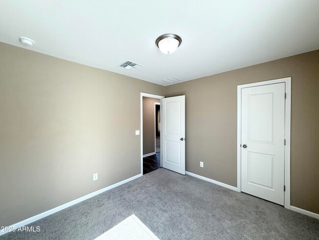 Building Photo - 1036 W Verde Ln