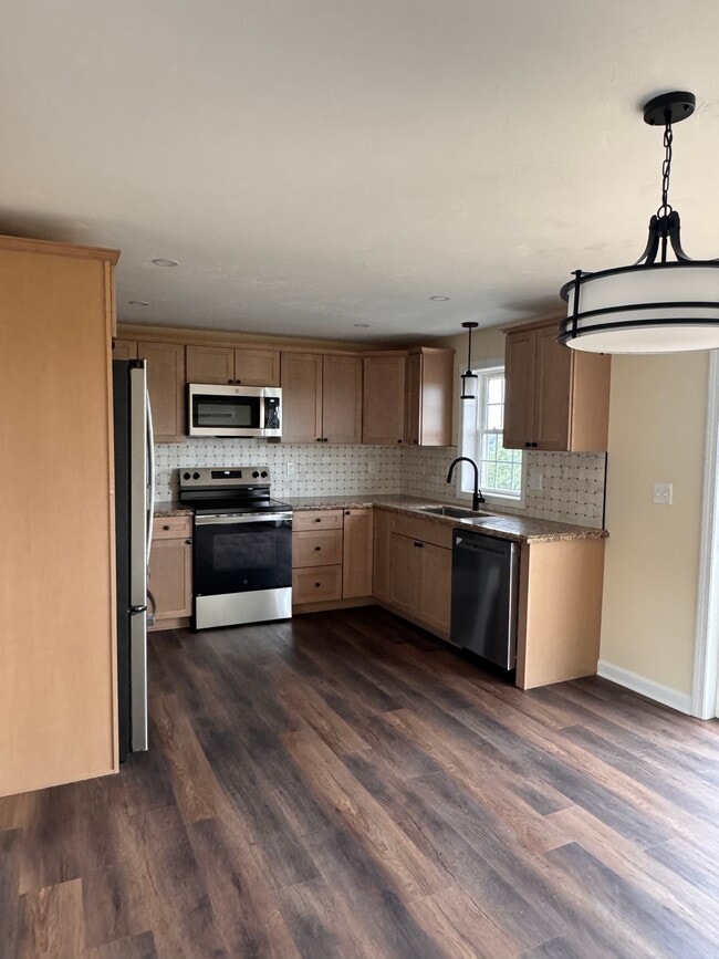 Building Photo - 18 Snowberry Cir