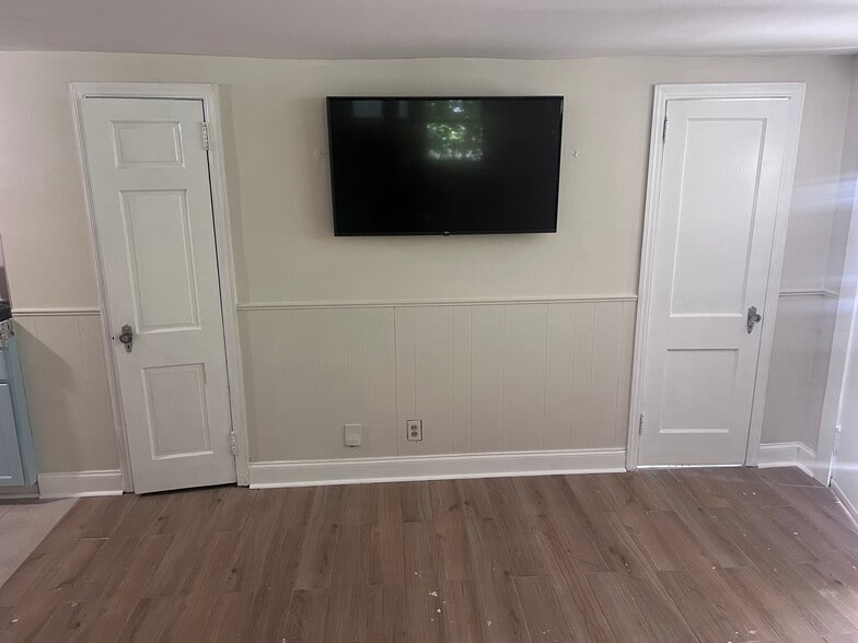 Living room - 1377 Scott Blvd