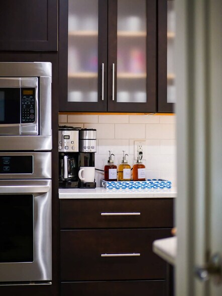 Building Photo - 3815 Ellendale Rd