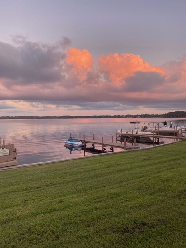 Building Photo - FREE 1ST MONTH RENT Studio Condo on Lake Howell With Boat Launch Lake Access & Pool!