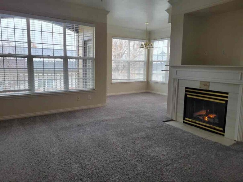 Primary Photo - 825 W 830 N St