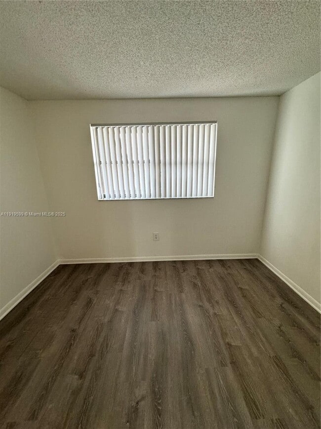 Building Photo - 9977 Nob Hill Ln