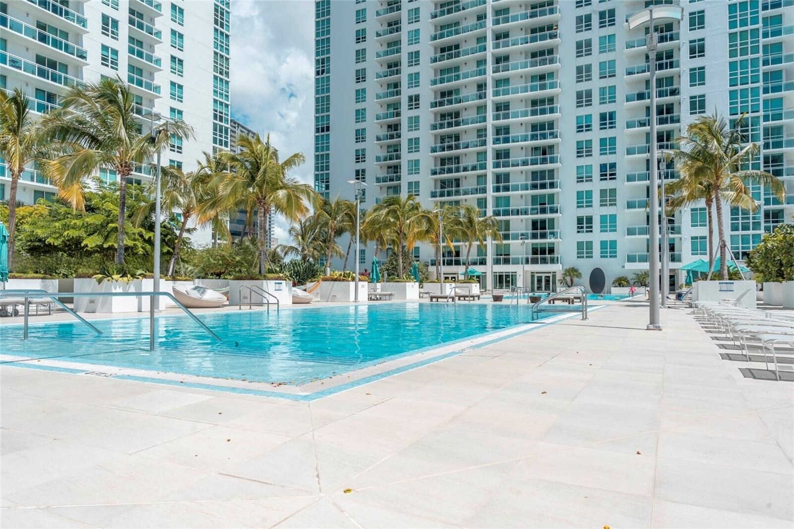 Building Photo - 951 Brickell Ave