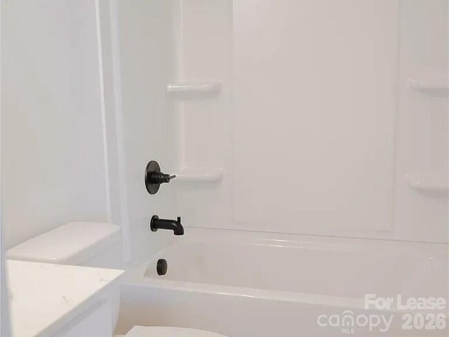 Building Photo - 816 Fairview St