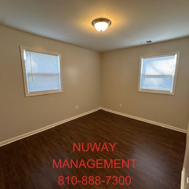 Building Photo - AVAILABLE NOW - 3 bedroom house in Grand Blanc