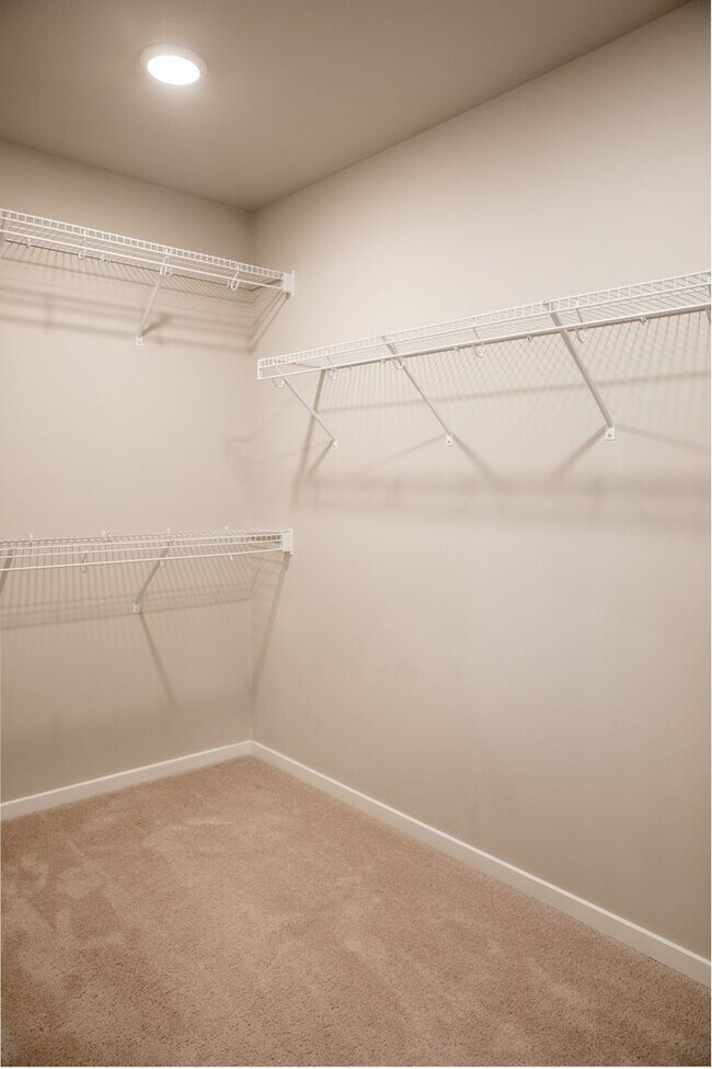 Building Photo - 3006 Mahogony St NE - corner lot