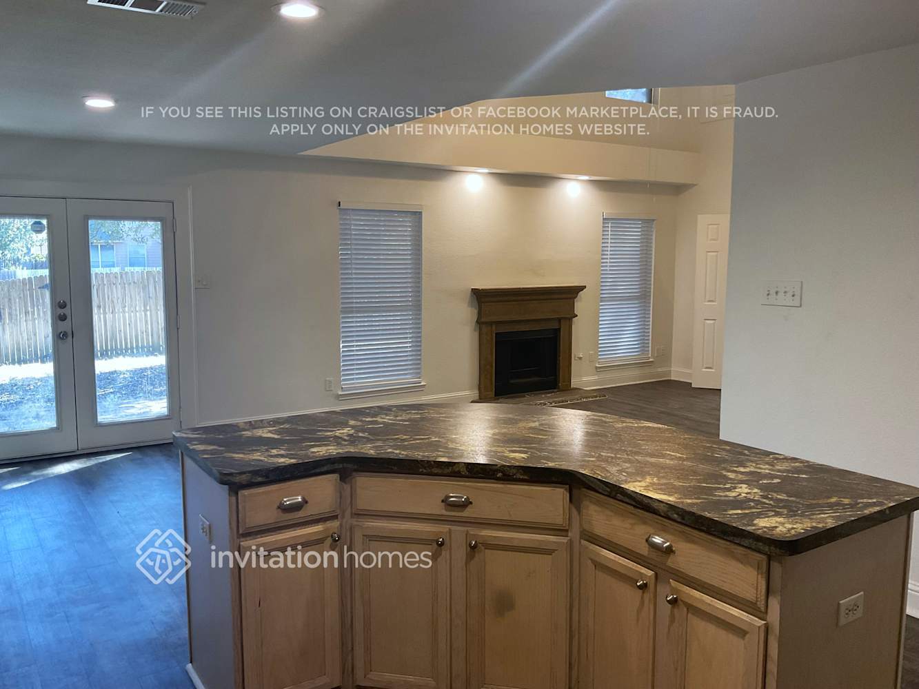 Building Photo - 921 Mockingbird Dr