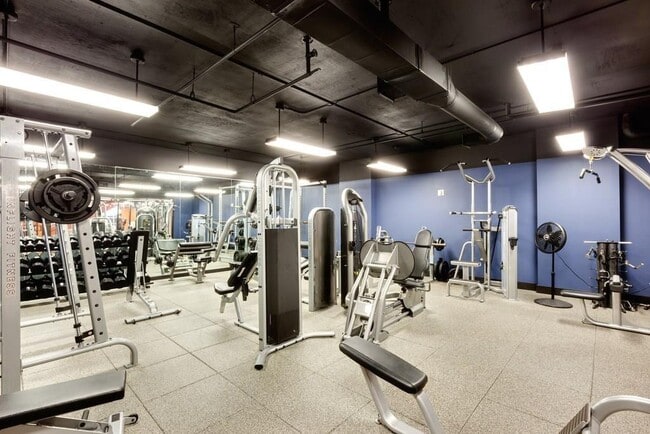 Building Photo - 1101 Juniper St NE