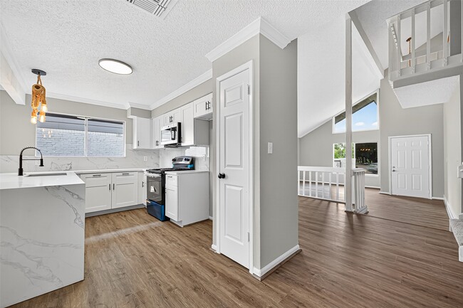 Building Photo - 12623 S Dairy Ashford Rd