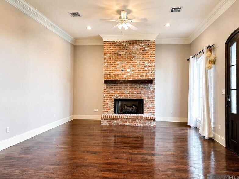 Building Photo - 747 Portula Ave