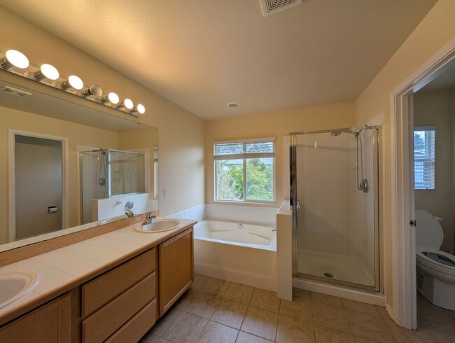 Building Photo - 4bd/2.5ba Snohomish Home