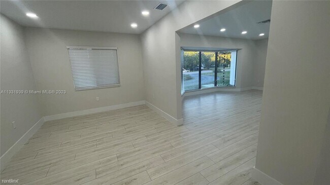 Building Photo - 3 br, 2 bath House - 8320 SW 142nd St