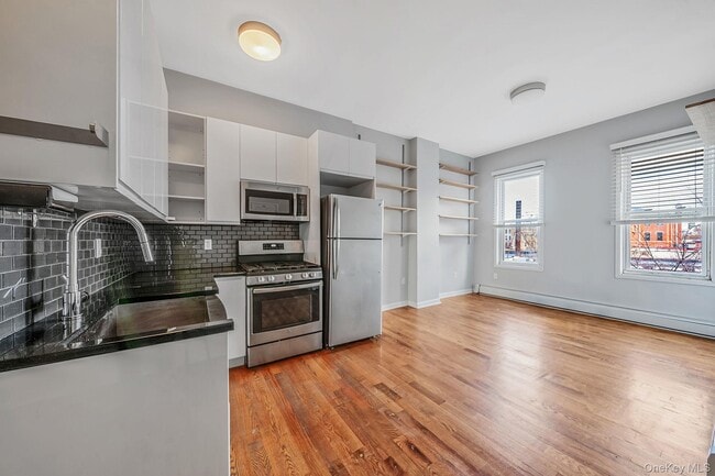 Building Photo - 176A 26