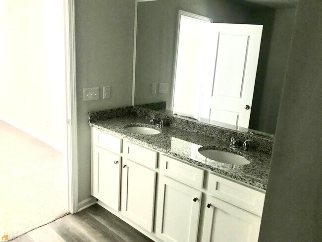 Building Photo - 110 Ison Woods Ct