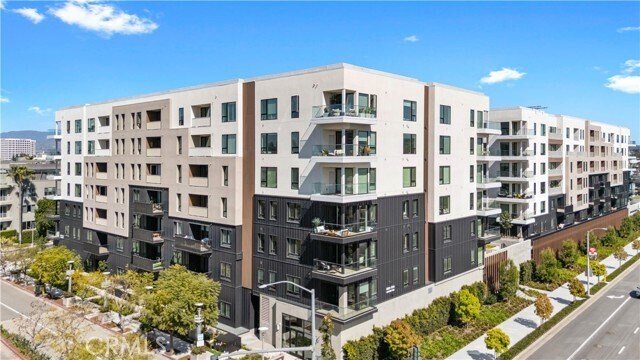 Building Photo - 1301 Rivington