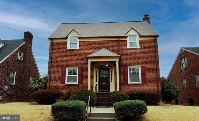 Primary Photo - 2038 34th St SE