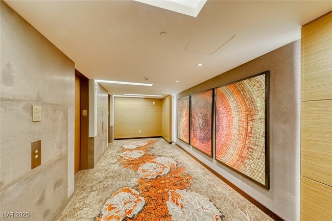 Building Photo - 3750 S Las Vegas Blvd
